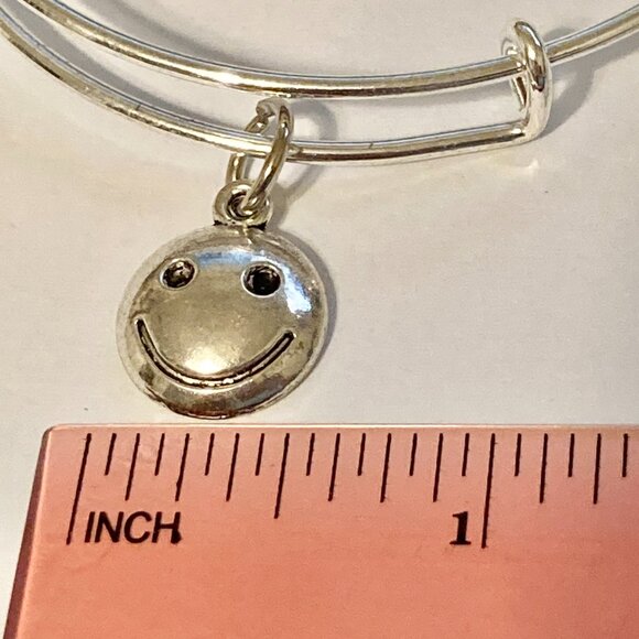 Smiley Face Wire Charm Bracelet Slider Adjustable Stretch Silver Tone Happy - Picture 12 of 12